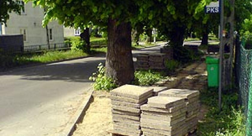 Kartuzy. Trwają remonty chodników