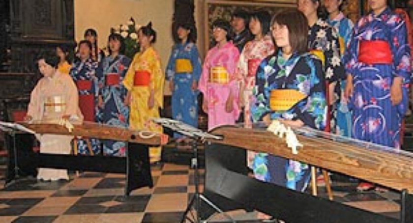 Muzyka płynąca z Kraju Kwitnącej Wiśni. Koncert muzyki japońskiej w kartuskiej Kolegiacie