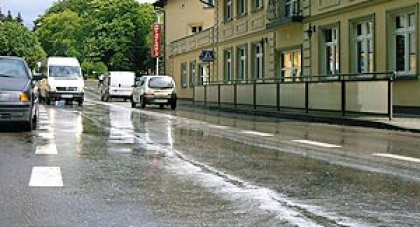 Na placu św. Brunona w Kartuzach pojawiła się piana...
