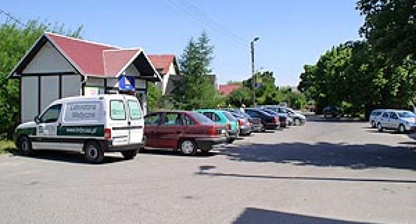 Czy będzie parking przy ośrodku zdrowia w Żukowie?