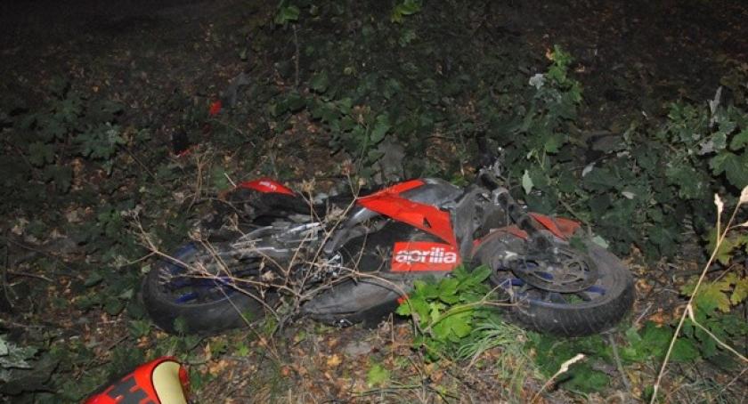 Nowa Wieś. 17-letni motocyklista ranny po zderzeniu z traktorem