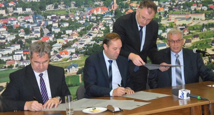 Samorządowcy podpisali list intencyjny ws. rewitalizacji linii kolejowej