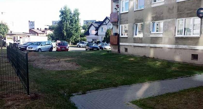 Kartuzy. Starsi mieszkańcy skarżą się na plac zabaw na osiedlu Derdowskiego