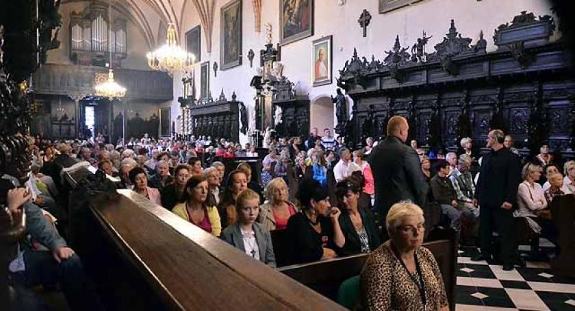 Mury kartuskiej Kolegiaty rozbrzmiały głosami słynnych tenorów