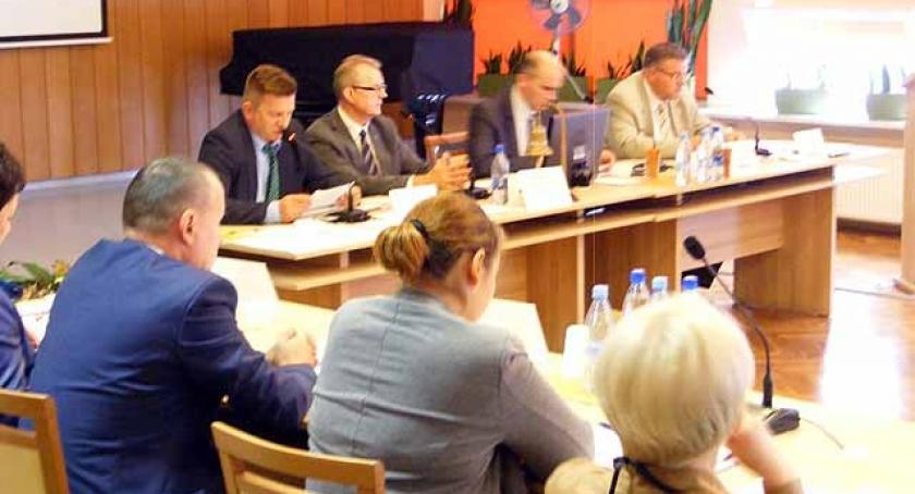 Kartuzy. Radni chcą dyskutować o kolei dopiero po wyborach