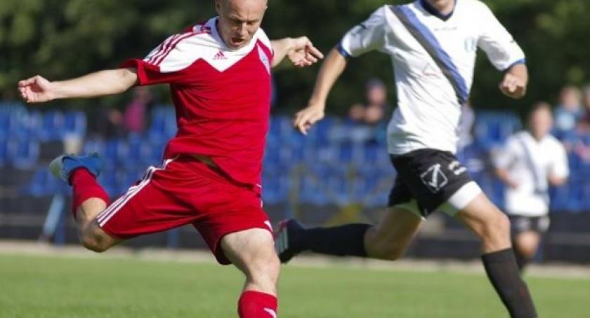 III Liga. Beniaminki z powiatu na czele tabeli!