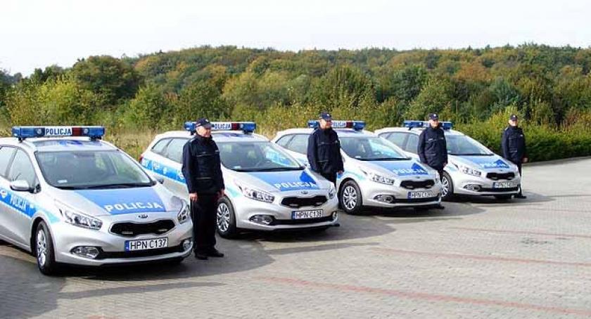 Kartuzy. Przekazano policji nowe radiowozy