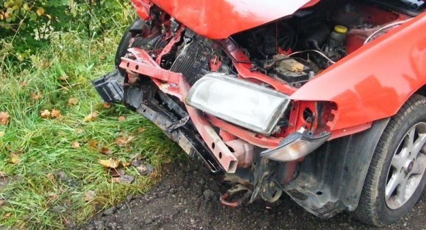 Mojusz. Nissan wjechał w BMW, obyło się bez rannych