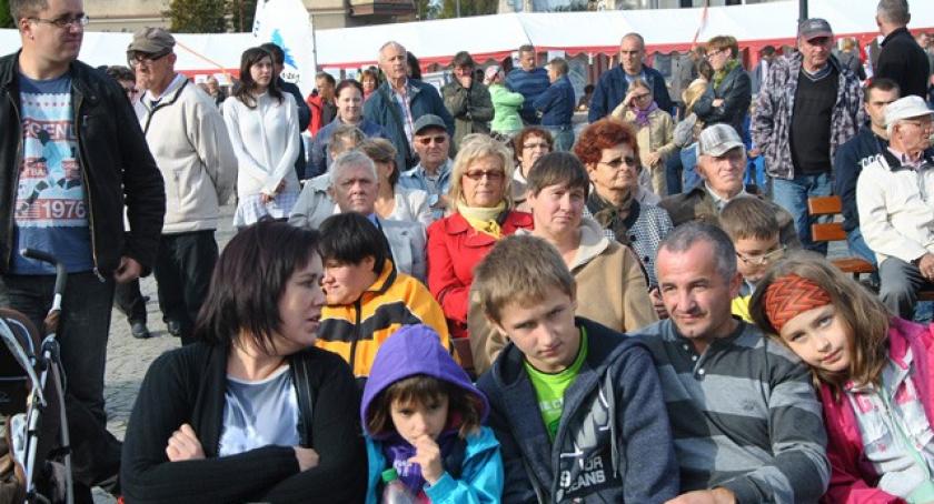 Kartuzy. NGO prezentowały swoją działalność. Piknik rodzinny 