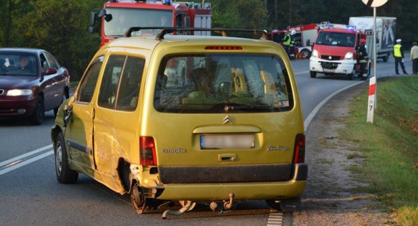 Borkowo. Zderzenie daewoo z citroenem - kobieta zasłabła za kierownicą