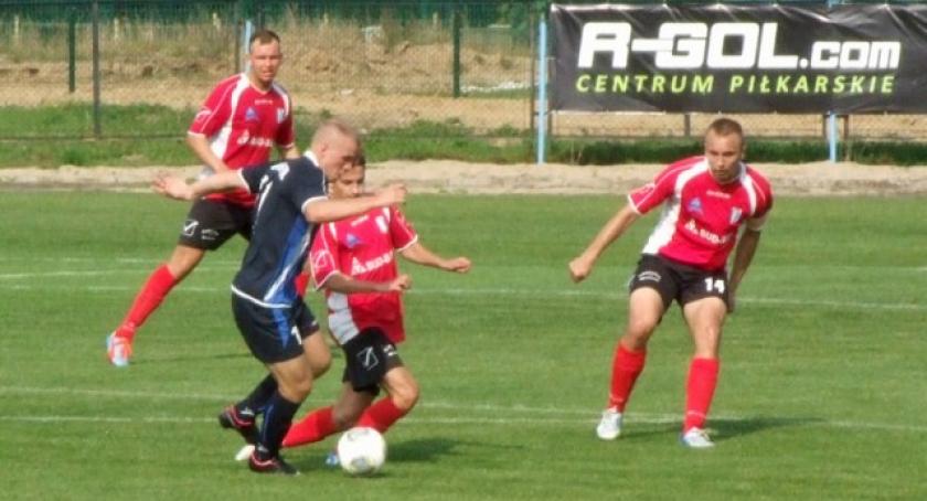 Chwaszczyno nadal liderem, przebudzenie Cartusi. Przegląd lokalnych lig piłkarskich