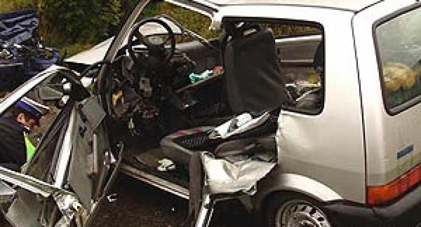 Tragiczny wypadek pod Prokowem. Kierowca i pasażerka cinquecento zmarli w szpitalu