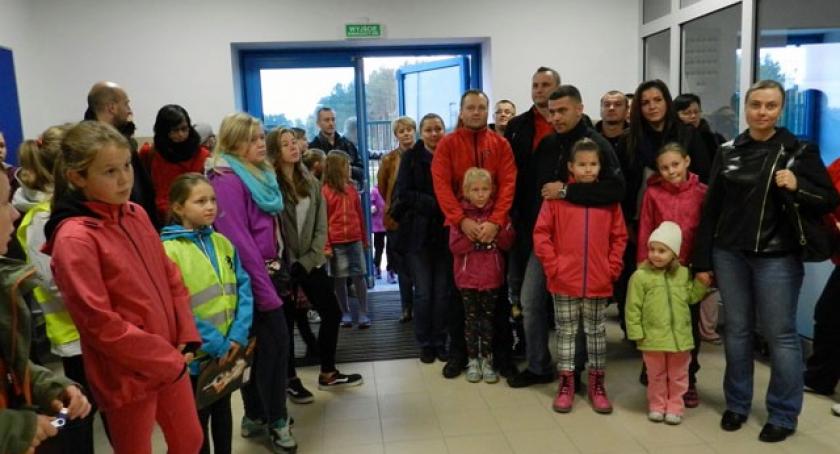 Banino. Rodzice przemierzyli uczniowski trakt