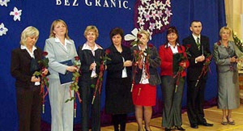 Nagrody, gratulacje i życzenia. Dzień Edukacji Narodowej w kartuskiej gminie