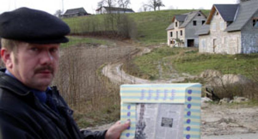 Ludzie walczą z wieżą