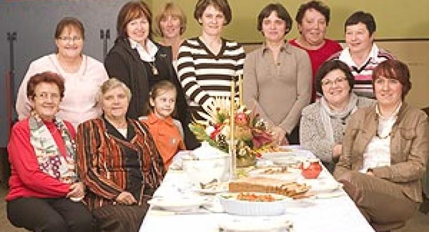 Panie z KGW w Tokarach gościły dziennikarzy z Poznania. Członkinie koła na okładce grudniowego wydania magazynu