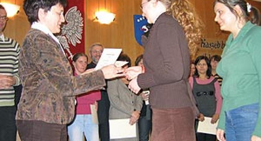 Ukończyli szkolenie i otrzymali certyfikaty