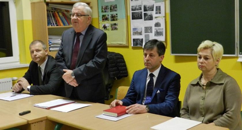 Chwaszczyno. Spotkanie Jerzego Żurawicza z wyborcami i… niechcianym gościem