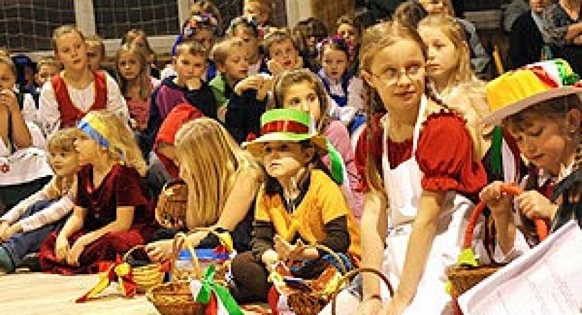 Mnóstwo świątecznych różności na jarmarku w Szymbarku. VIII Kiermasz Bożonarodzeniowy