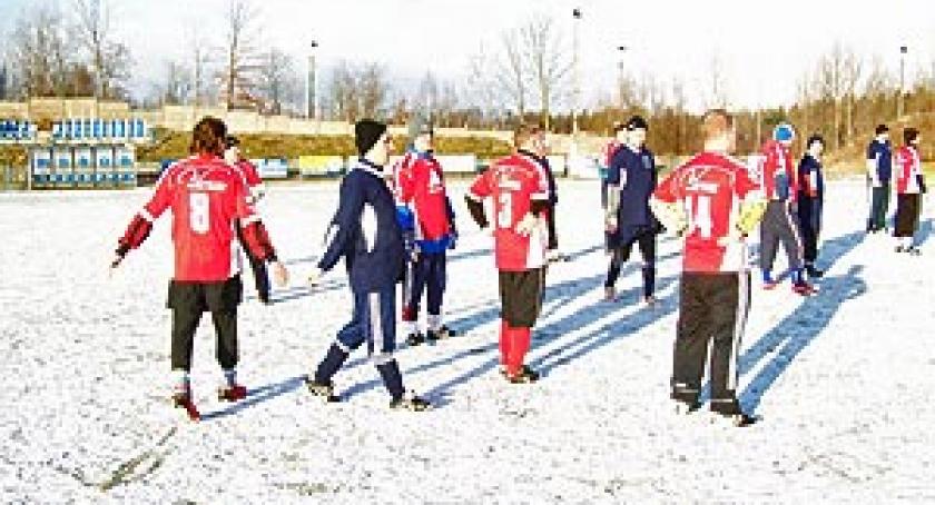 Noworoczne spotkanie na murawie kartuskiego stadionu
