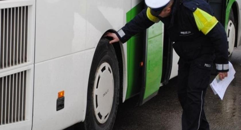 Zanim udasz się na wycieczkę autobusową, poproś policję o kontrolę pojazdu