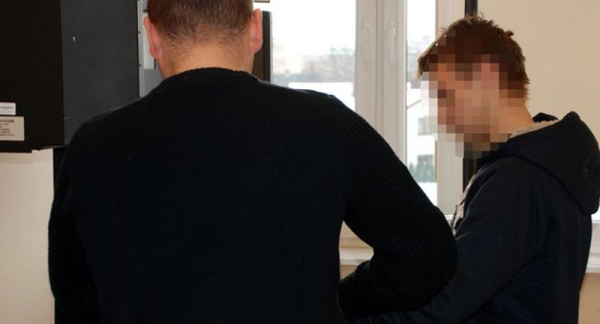 Kartuzy. 28-latek zatrzymany za włamania do samochodów i sklepu