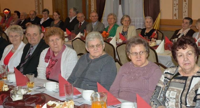 Blisko 250 seniorów bawiło się w Sierakowicach