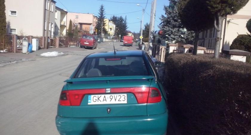 Chodnik nie parking - kolejna odsłona mistrzów parkowania