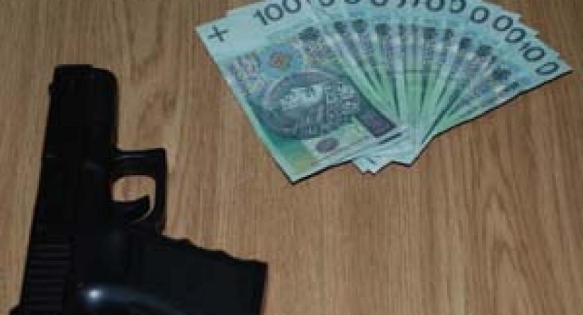 Napad, ucieczka i pistolet-zabawka. Napad na stację benzynową