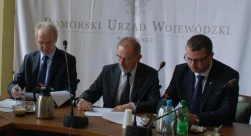 Powiat. Podpisano cztery umowy o dofinansowanie 