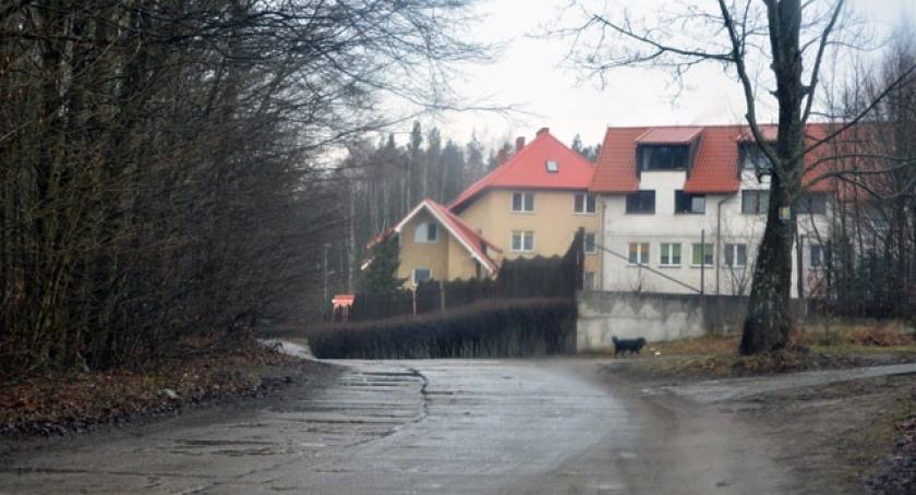 Burchardztwo. Chcą oświetlenia i chodnik, dostaną asfalt 
