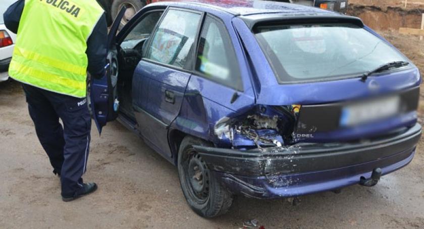 Stężyca. VW Golf uderzył w tył Opla Astry
