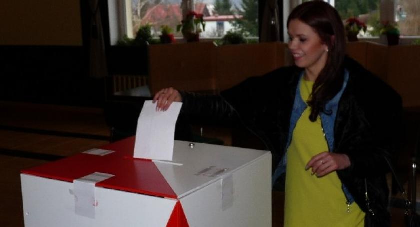 Wybory uzupełniające - zobacz, jak głosowali w Kartuzach, Chmielnie i Żukowie