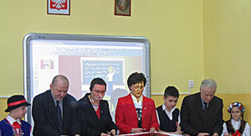 Multimedialna sala w kartuskiej 