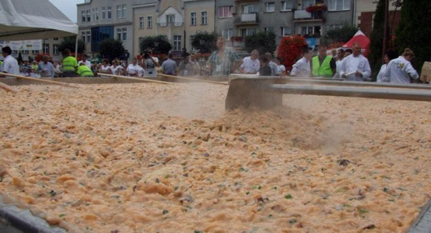 Kartuska półtora tonowa jajecznica już oficjalnie w Księdze Rekordów Guinnessa