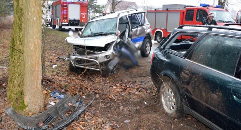 Stężyca. Zderzenie mitsubishi z audi - cztery osoby ranne