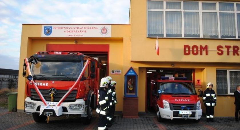 Dzierżążno. Nowy wóz oficjalnie przekazany strażakom