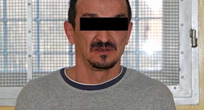 Historia jak z filmu. Policjanci złapali poszukiwanego mężczyznę