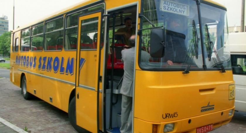 Starkowa Huta. Pijany kierowca wiózł 34 dzieci do szkoły