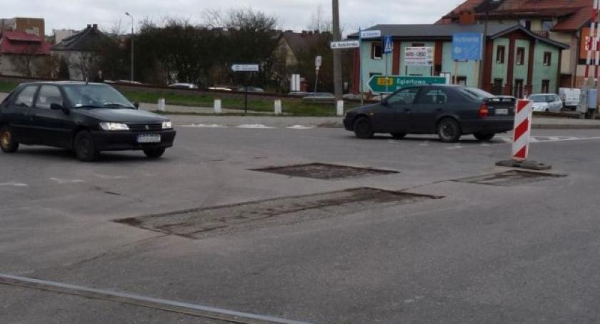Kartuzy. Trwa łatanie dziur na drodze wojewódzkiej nr 211. Utrudnienia w ruchu potrwają do 28 kwietnia