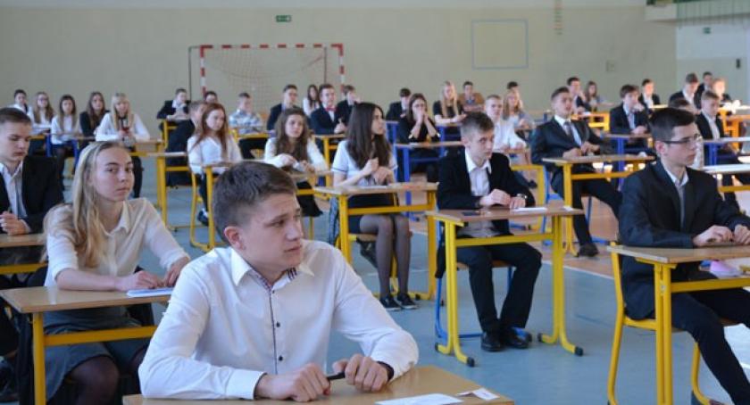 Gimnazjaliści rozpoczęli trzydniowy egzaminacyjny maraton