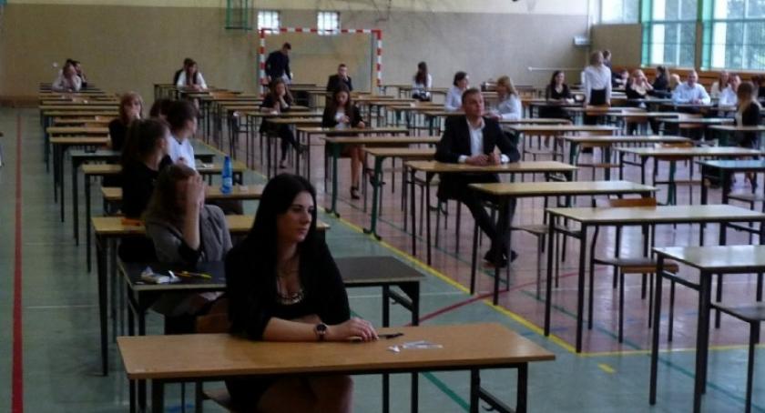 Matury 2015. Rozpoczął się trzytygodniowy cykl egzaminacyjny