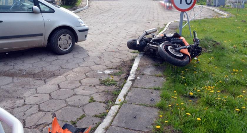 Klukowa Huta. Motocykl zderzył się z fordem 