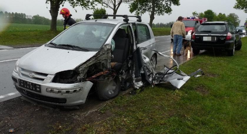 Leźno. Zderzenie hyundaia z ciężarówka