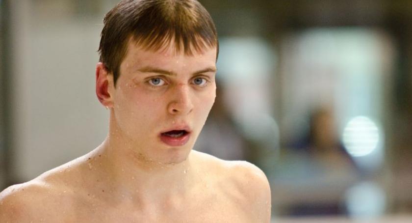 Pływanie. Jakub Skierka zakwalifikował się do Mistrzostw Świata