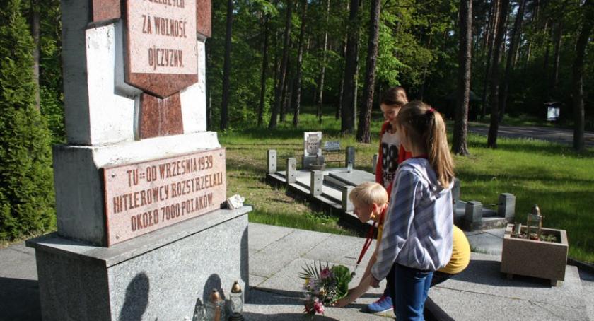 Ukłonili się ks. dr Leonowi Heyke w miejscu jego męczeńskiej śmierci