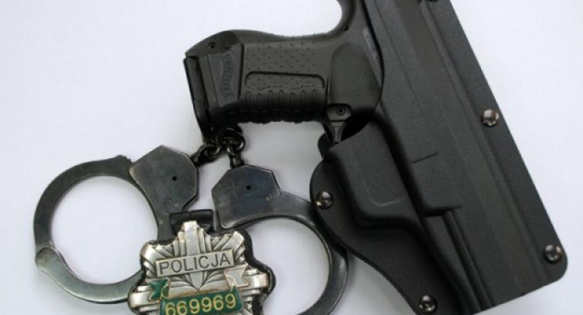 Policja: W ważnym interesie służby zamiatają brudy pod dywan?