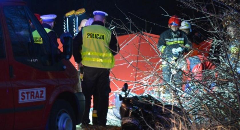 Motocyklista, który rozbił się na drzewie w Łapinie Kartuskim, był pijany 