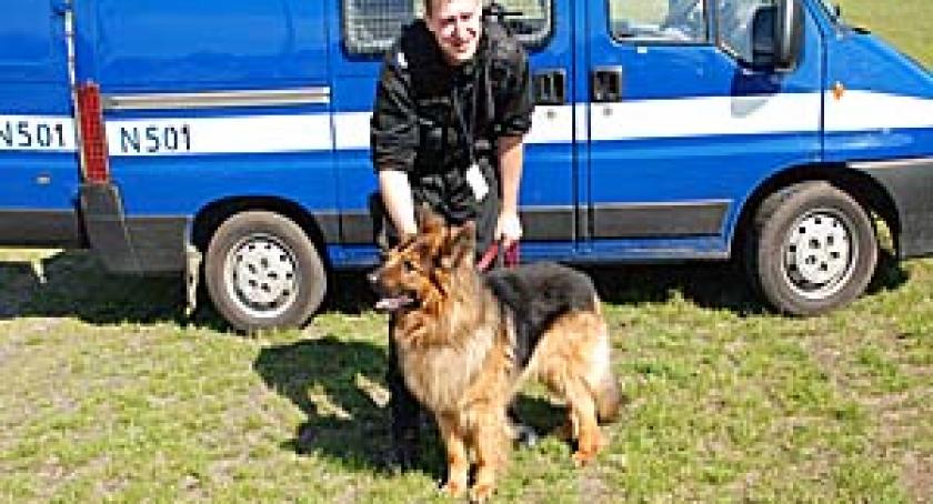 Policjanci dzieciom. Festyn Rodzinny w Sulęczynie