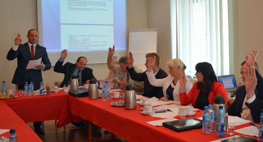 Sulęczyno. Radni udzielili absolutorium wójtowi Bernardowi Gruczy